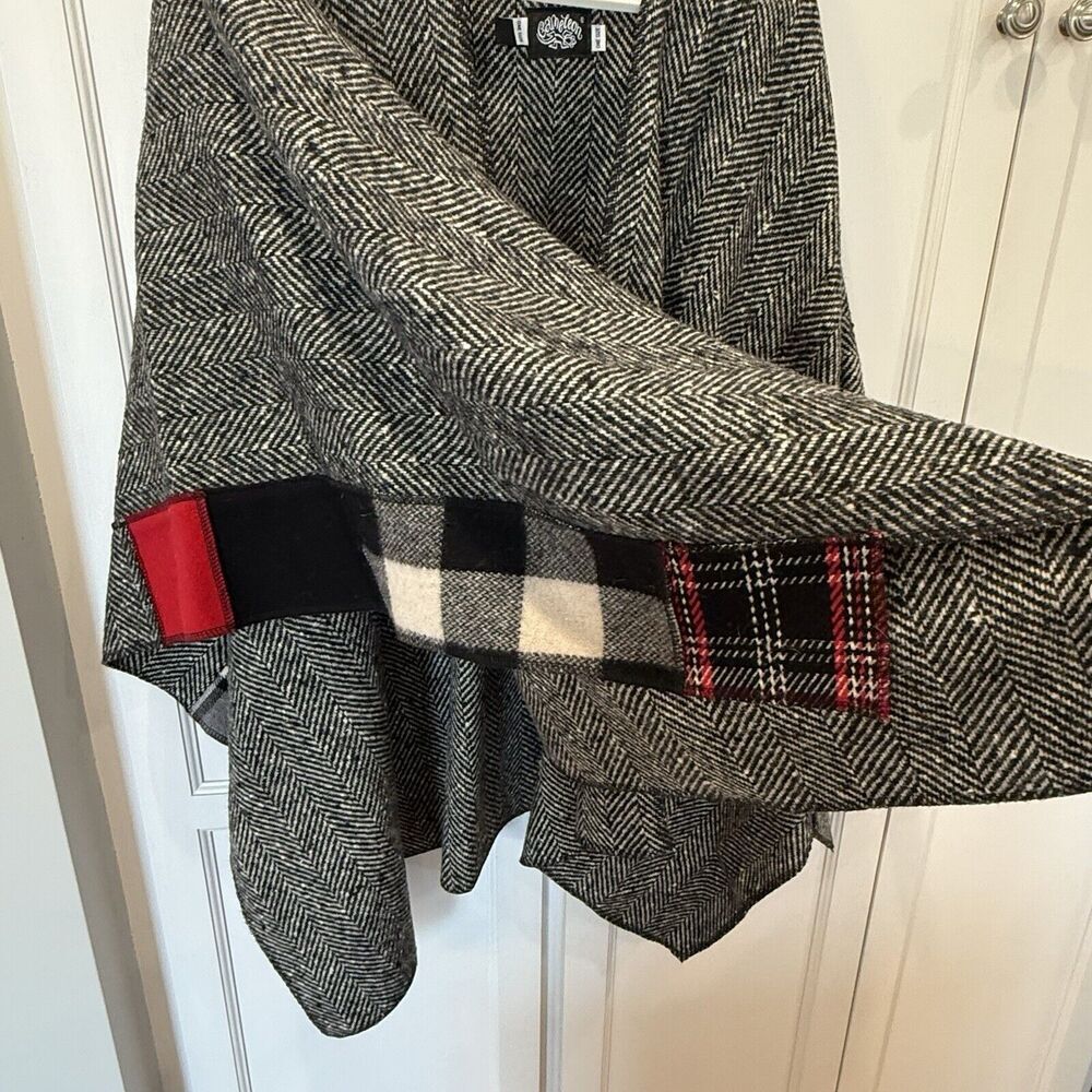 Elegant Black and Red Women's Cape